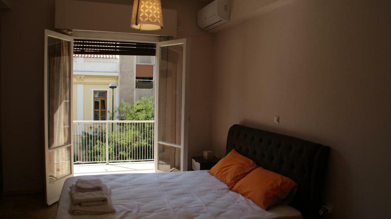 The Victoria Square Exceptional Apartments Athena Bagian luar foto