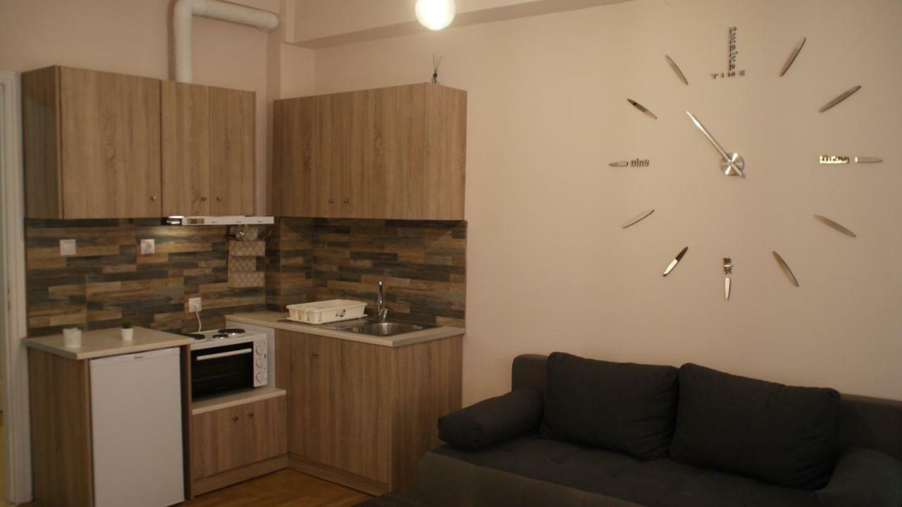 The Victoria Square Exceptional Apartments Athena Bagian luar foto