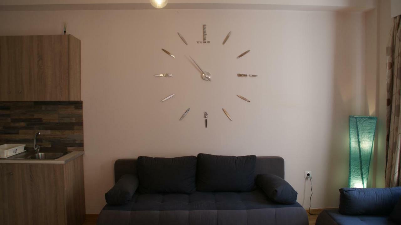 The Victoria Square Exceptional Apartments Athena Bagian luar foto